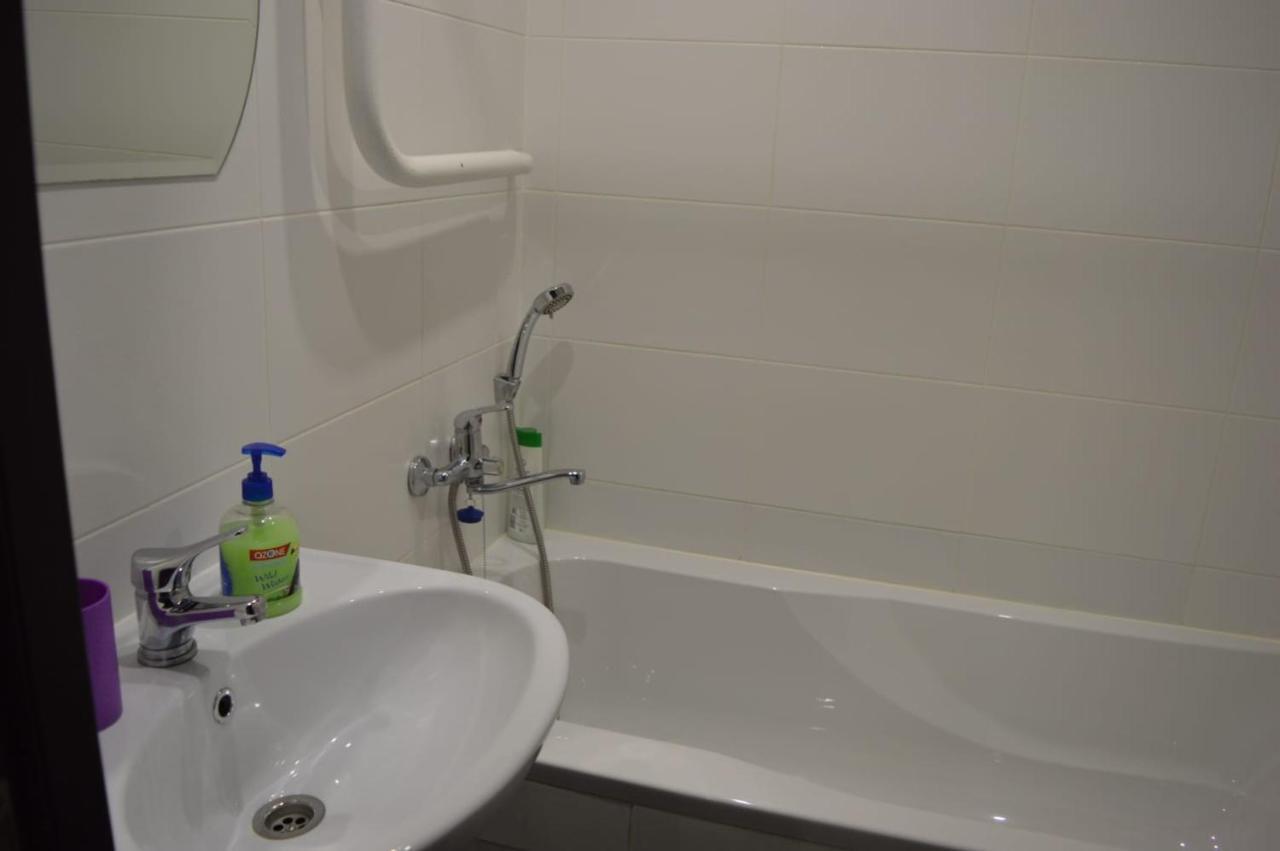 Apartament Gayadayenko 4 Daire Pinsk Dış mekan fotoğraf